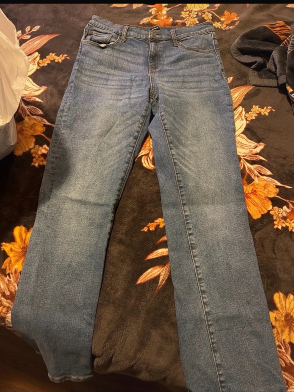Express Women's Straight Leg Jeans in Light Blue Wash